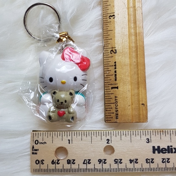 Hello Kitty Sanrio Keychain - NWOT - Picture 4 of 6